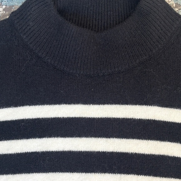 J. Crew Strip Sweater Size S  NWT - Picture 11 of 11
